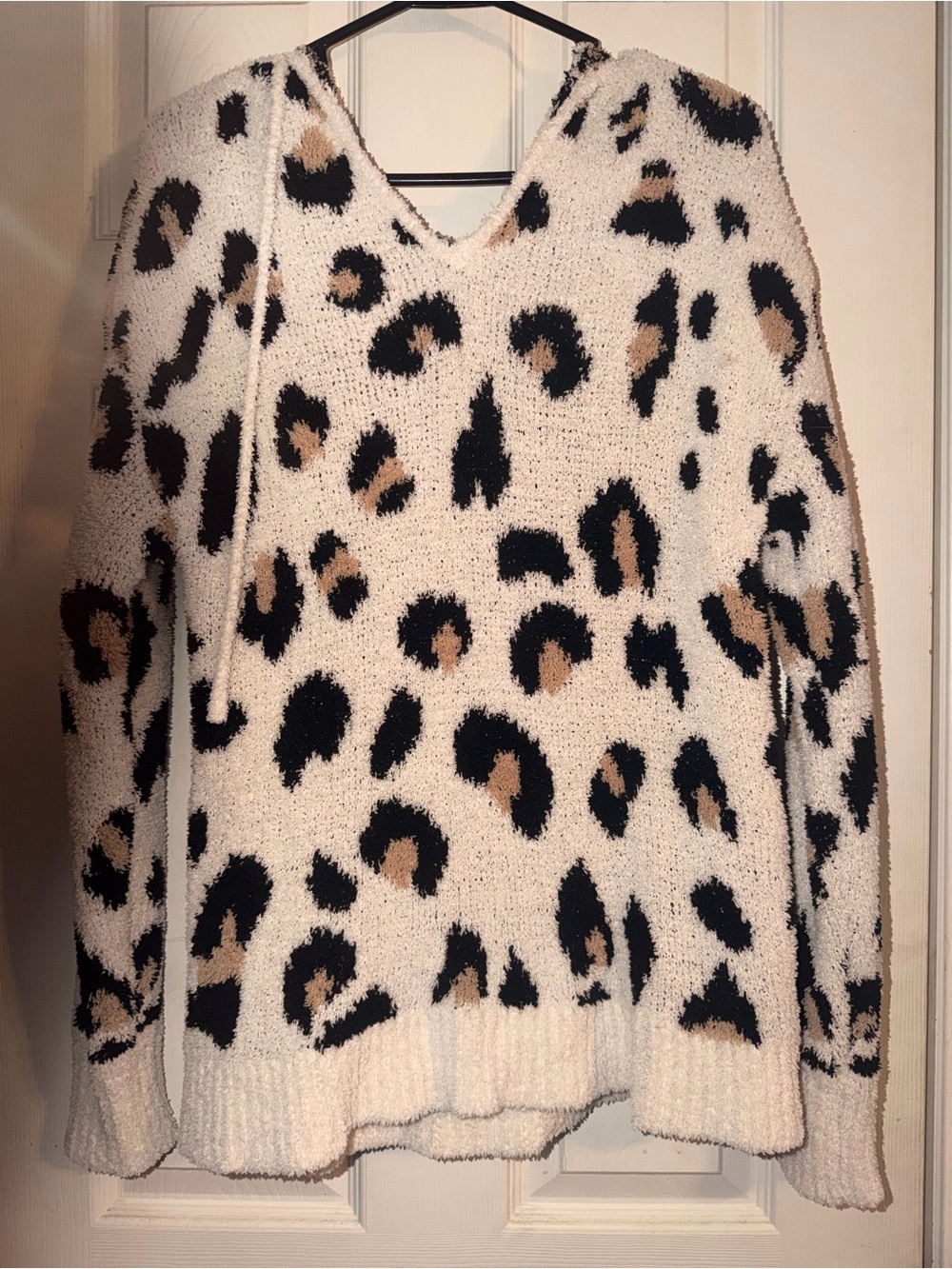 Leopard Print V-Neck Cozy Knit Sweater in Cream, Black & Tan